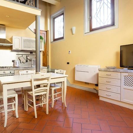 Cozy Classic Italian House Near Santa Croce, On The Lungarno Apartment Firenze Bagian luar foto