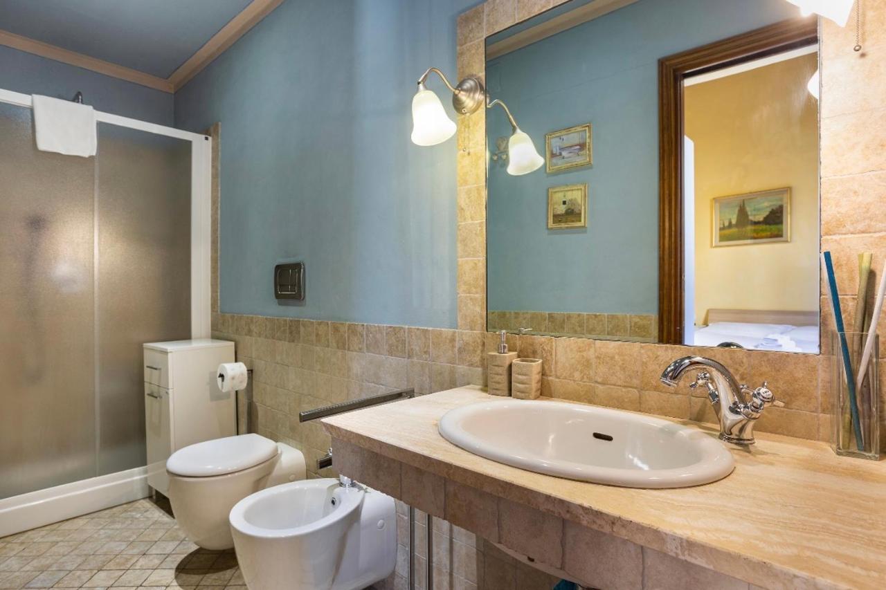 Cozy Classic Italian House Near Santa Croce, On The Lungarno Apartment Firenze Bagian luar foto