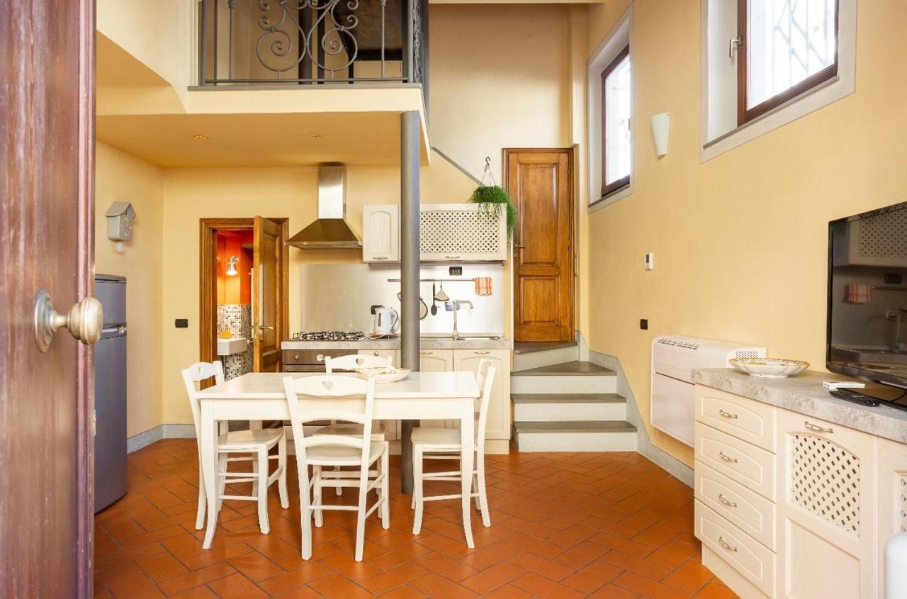 Cozy Classic Italian House Near Santa Croce, On The Lungarno Apartment Firenze Bagian luar foto